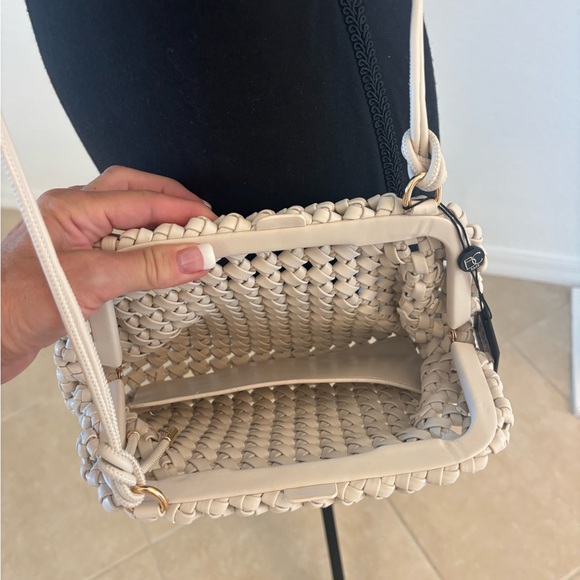 Elegant Cream Woven Shoulder Bag Removable Strap - Picture 2 of 5
